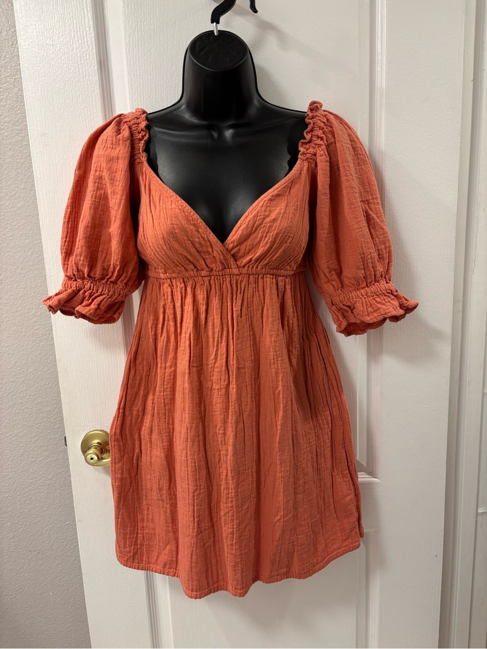 Billabong Coquette Babydoll Smocked Milkmaid Puff Sleeve Terracotta Mini Dress